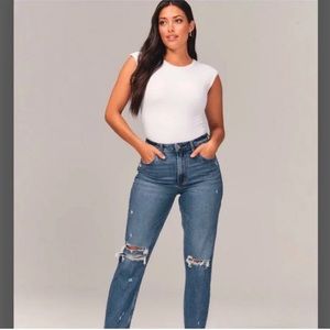 Abercrombie Curve Love High Rise Mom Jeans 28 / 6 R